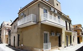 Sikelia Holiday House